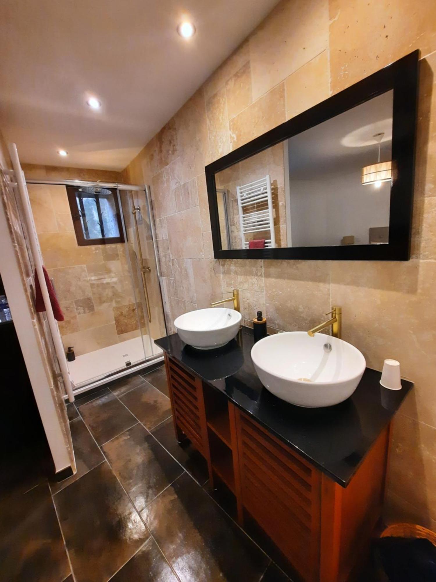 La Bonbonniere Gite De Charme Avec Jacuzzi Malaucène エクステリア 写真
